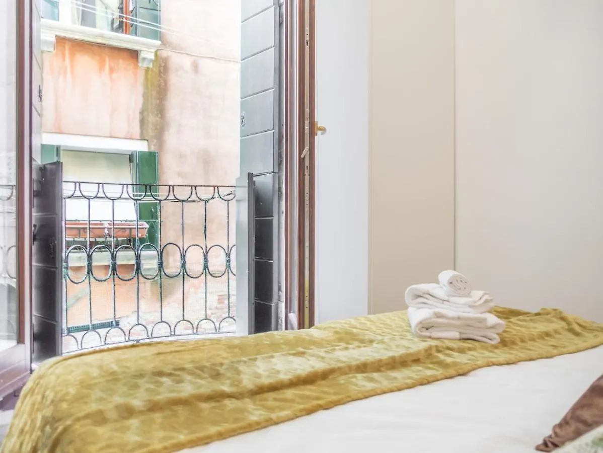 San Polo Canal View Apartments By Wonderful Italy Venedig