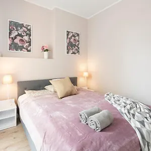 Superapart Aignera 4, Family Friendly Oasis Апартаменты Варшава